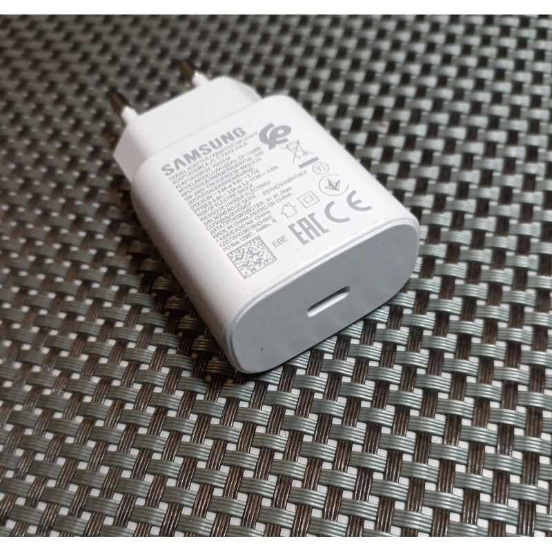 Мережевий зарядний пристрій PD type-c 18 W з функцією Qualcomm Quick Charge 3.0 тех паковання